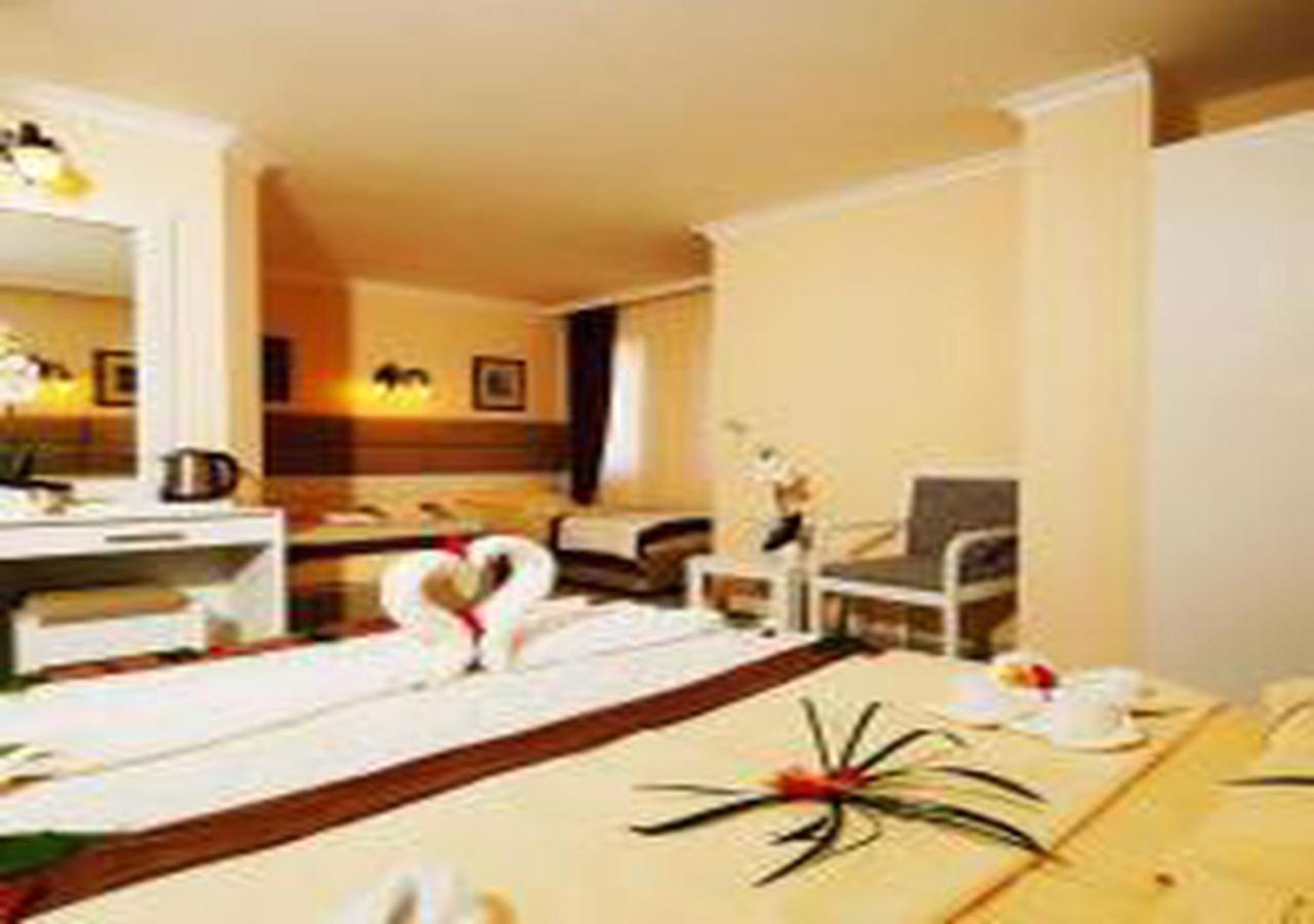 Miramor Hotel & Spa Antalia Esterno foto A room at the hotel