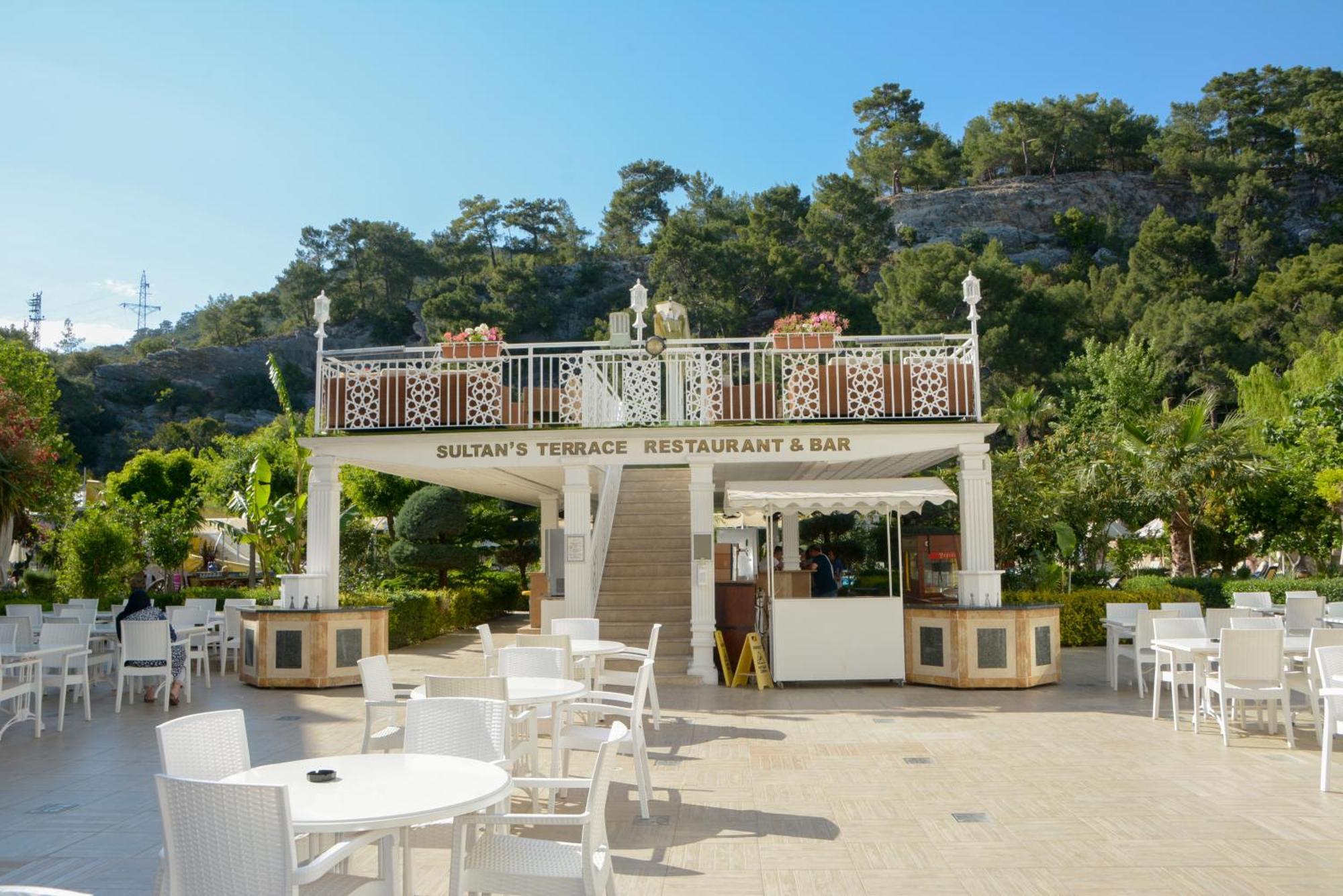 Miramor Hotel & Spa Antalia Esterno foto The bar at the top of the staircase