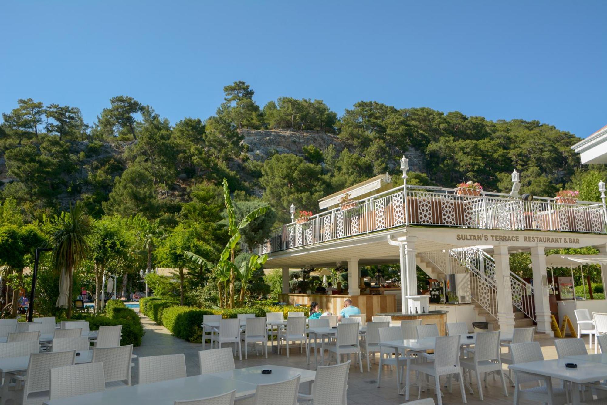 Miramor Hotel & Spa Antalia Esterno foto The restaurant at the top of the hill