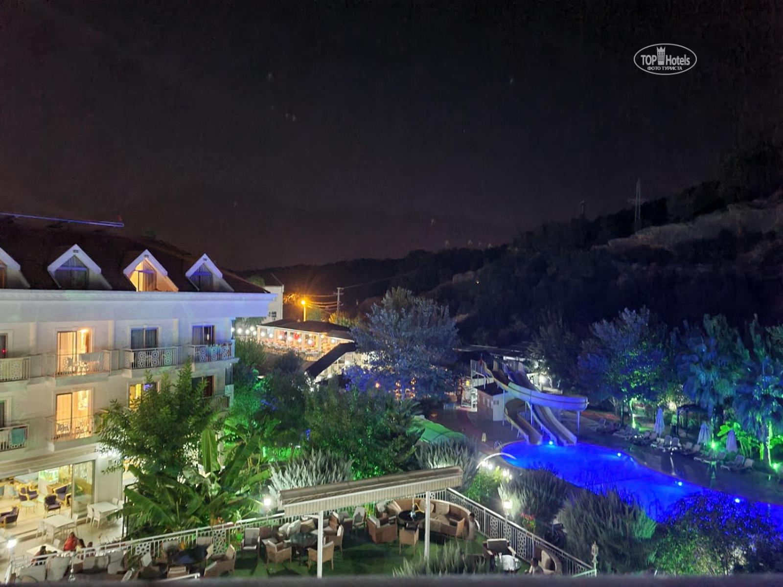 Miramor Hotel & Spa Antalia Esterno foto The resort at night